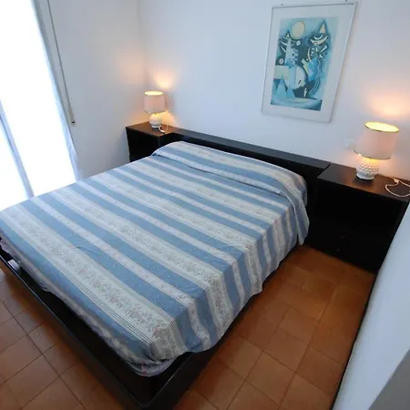 Apartman Locazione Turistica Giardino.2 *